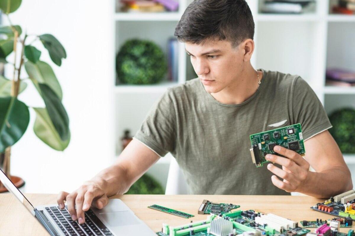 【學長姊帶路】沅皜光電科技 電子工程師 求職分享