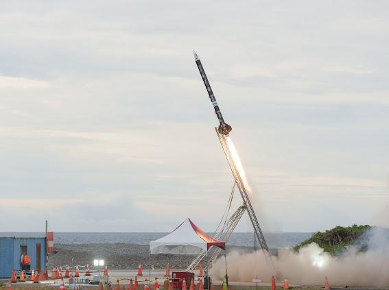 陽明交大「Asfaloth火箭」21日在屏東旭海發射成功。