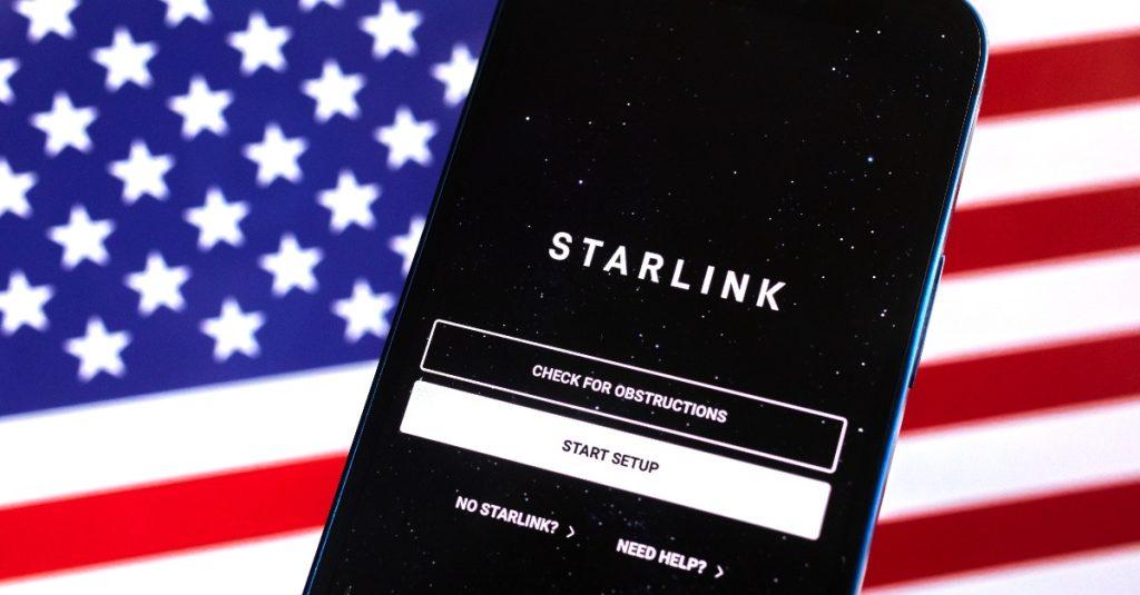 Starlink部署超過6000顆衛星，成為全球最大單一實體網路衛星，主要為住宅與企業提供衛星寬頻服務。