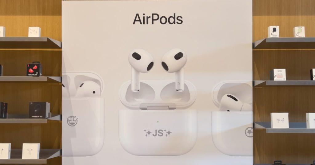 外媒消息透露蘋果今年將推出2款 AirPods 4，並且在「高配版」還會擁有「主動降噪」功能。