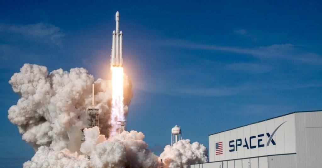 SpaceX在商業太空產業中處於領先地位。