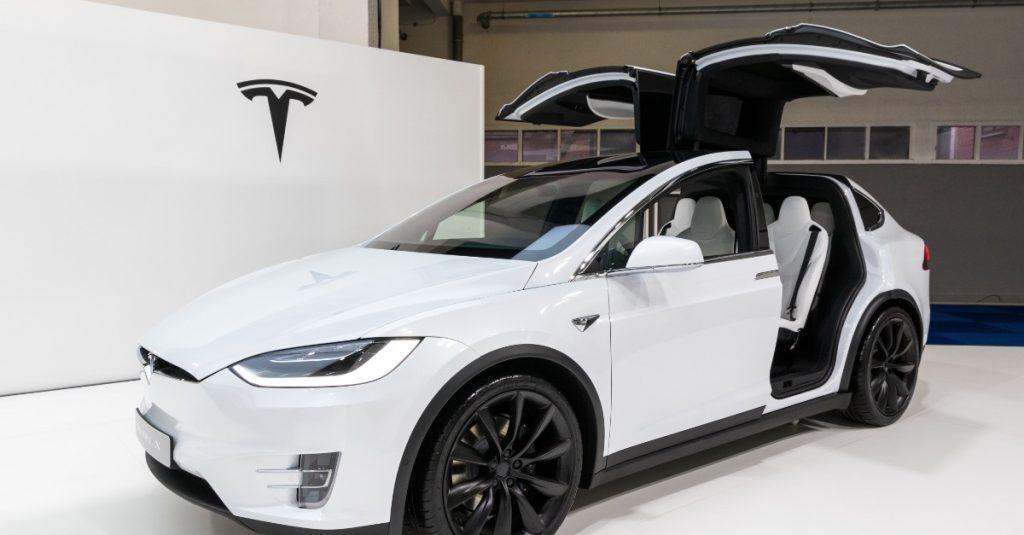 特斯拉Model X SUV 因其獨特的設計而聞名。