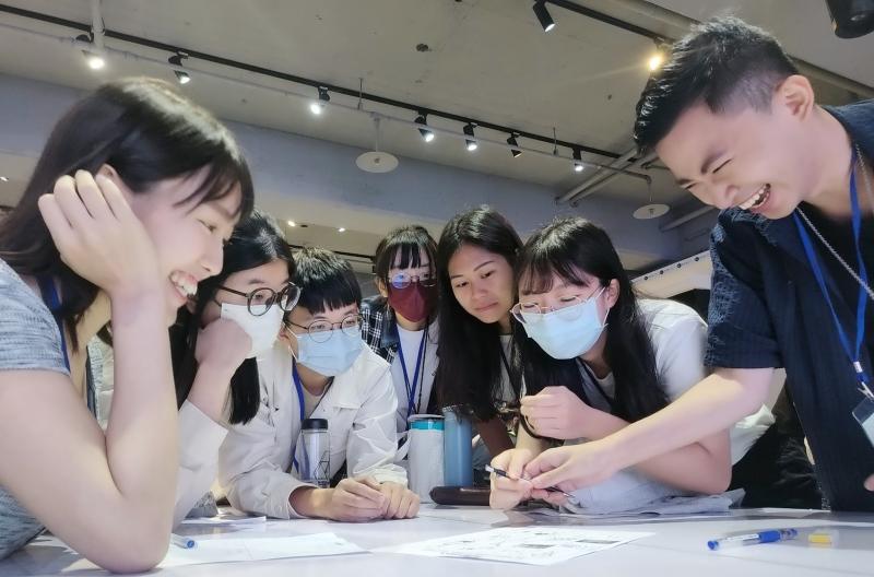 在破冰活動揭開序幕後，獎學鯨得主們很快熟識、建立團隊向心力。