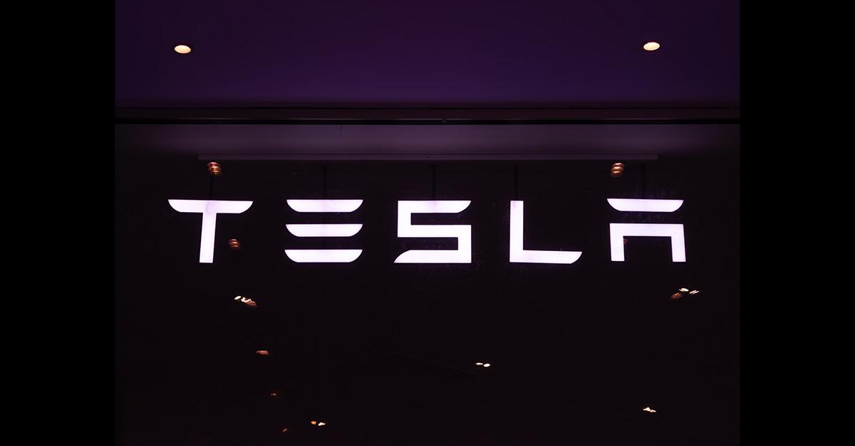 2024 年 Tesla 交車數量以 179 萬輛成績之姿，首度超越德國奧迪 (Audi) 汽車，展現電動車成長趨勢不墜。